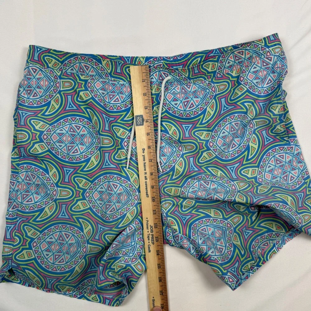 Vineyard Vines Mens Medium Blue Geometric Sea Turtle Print Swim Trunks READ XL
